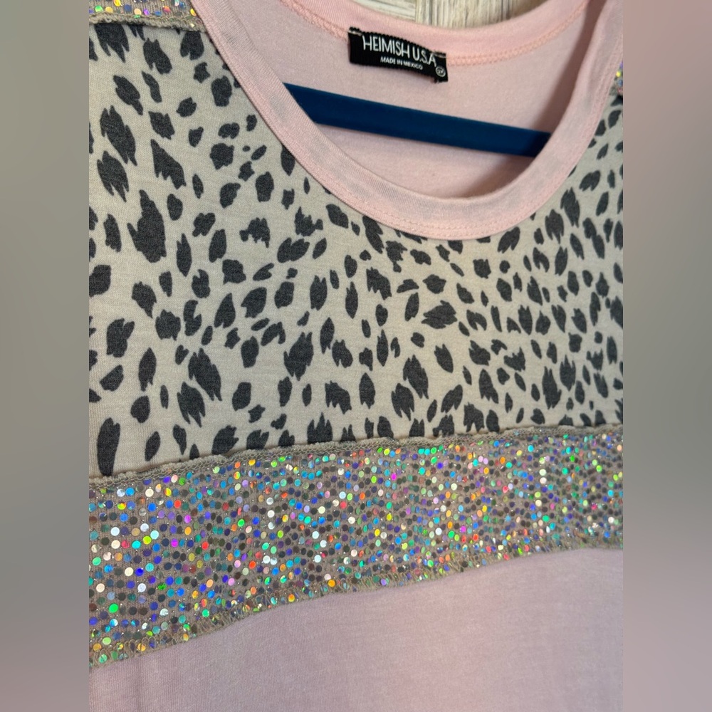 Heimish USA Pink Leopard Print Top with Rhinestone Detail Sz 3XL